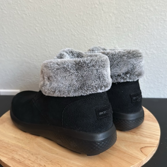 Skechers On-the-GO City 2 Suede Ankle Boots - Winter Wishes - Picture 4 of 7